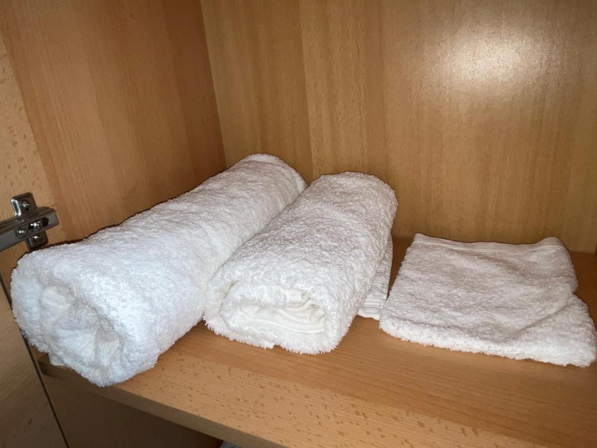 Zimmer für Monteure, Handwerker oder Reisende Essen Exterior foto