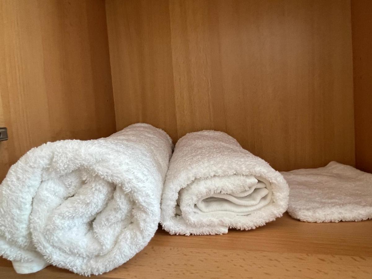 Zimmer für Monteure, Handwerker oder Reisende Essen Exterior foto
